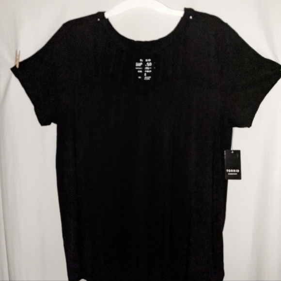 🖤 NEW Torrid Super Soft Cutout / Slashed Top Size 2 - Picture 4 of 11